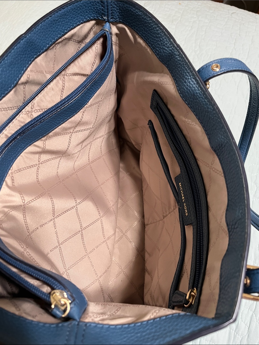 🌾Michael Kors Navy Blue Pebbled Leather Tote - Picture 7 of 10
